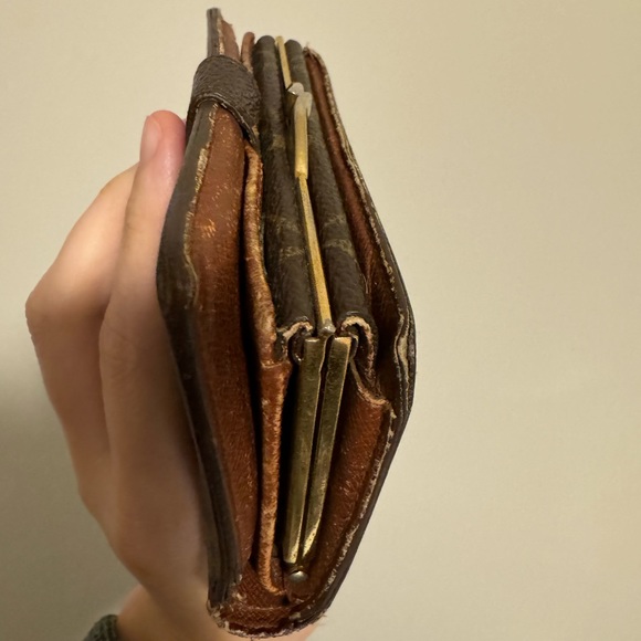 LV Vintage wallet with kisslock - Picture 4 of 8